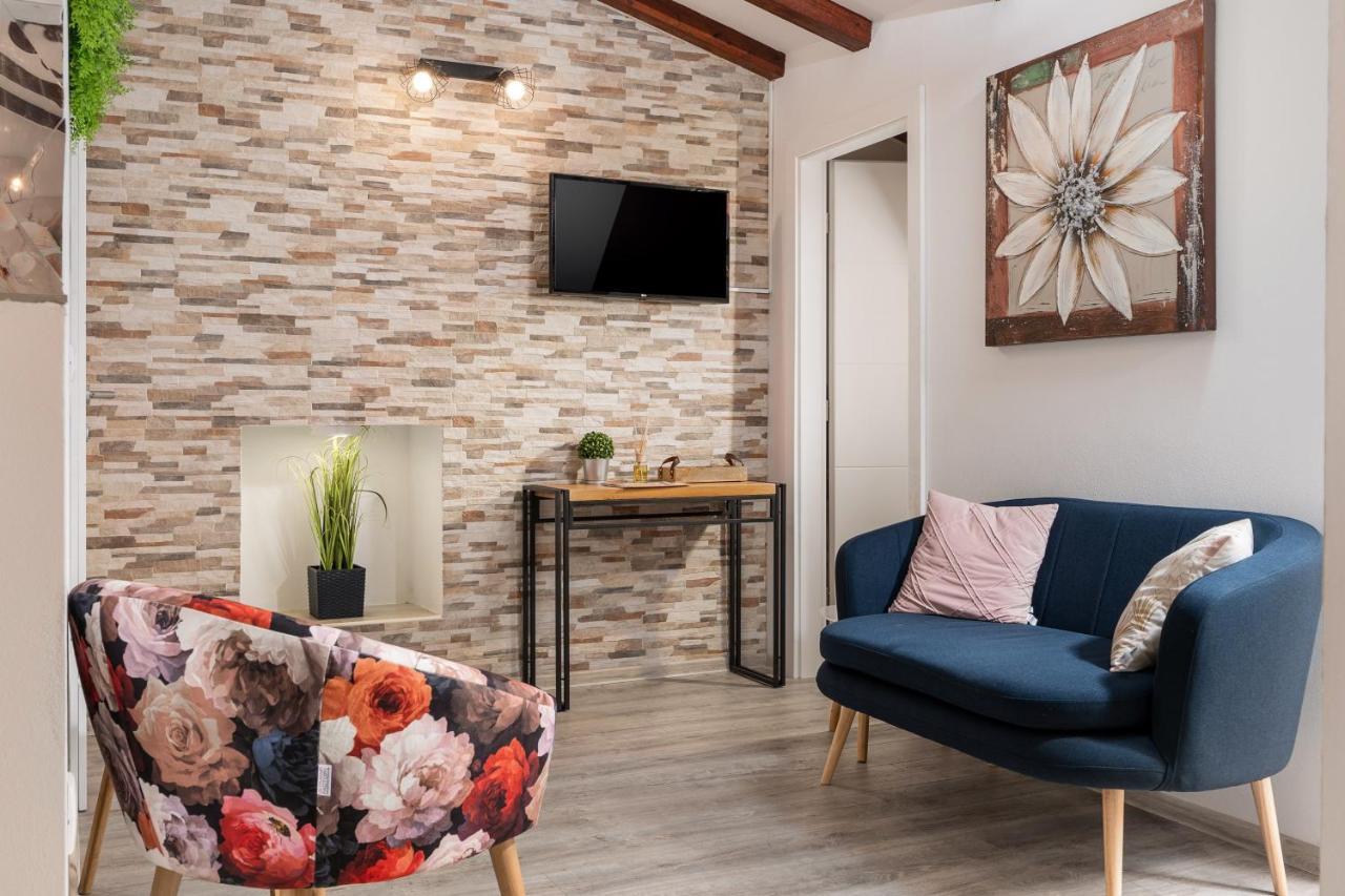 Relax In 2 Bedroom App In Old Town W/Ac And Wifi Rovinj Bagian luar foto