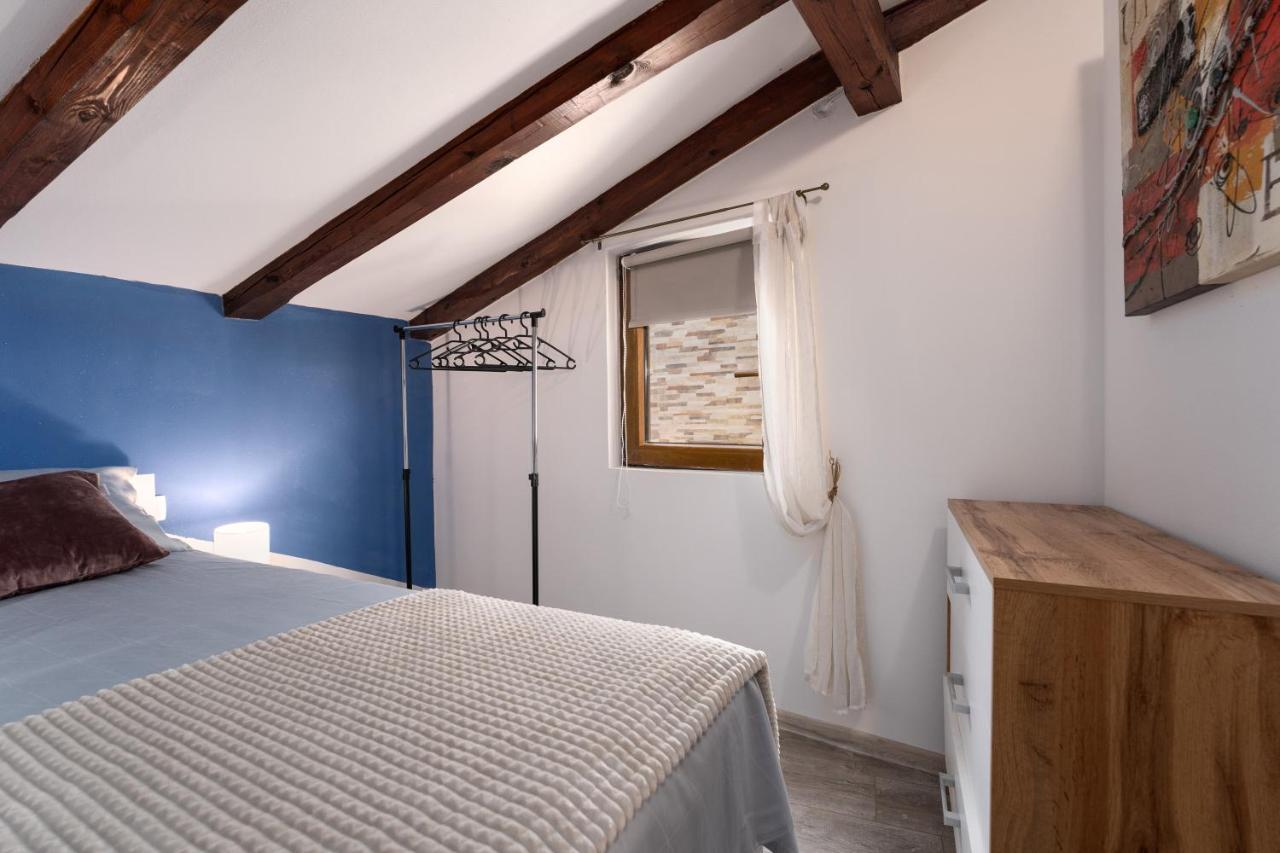 Relax In 2 Bedroom App In Old Town W/Ac And Wifi Rovinj Bagian luar foto